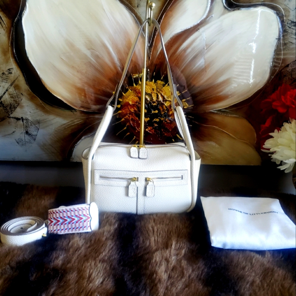 AN ORIGINAL HOUSE OF LITTLE BUNNY , GENUINE LEATHER SIZE 22 WITH 3 STRAPS